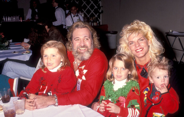 Dan Haggerty, wife Samantha, son Dylan, daughter Megan and son Cody attend the 60th Annual Hollywood Christmas Parade on December 1, 1991 at the KTLA Studios in Hollywood, California. (Photo by Ron Galella, Ltd./Ron Galella Collection via Getty Images)

