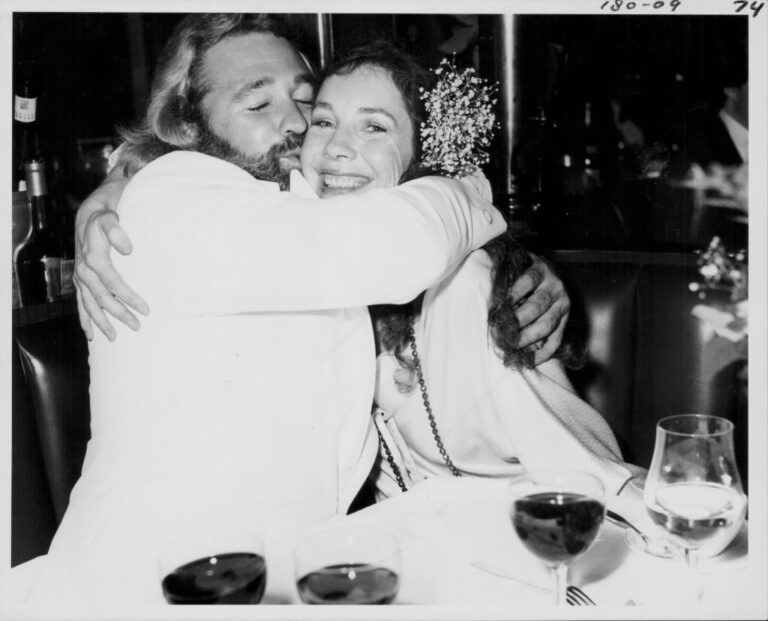 Dan Haggerty kissing his wife Diane, at a People’s Choice Awards, Chasen’s, Hollywood, February 1978. (Photo by Frank Edwards/Archive Photos/Getty Images)
